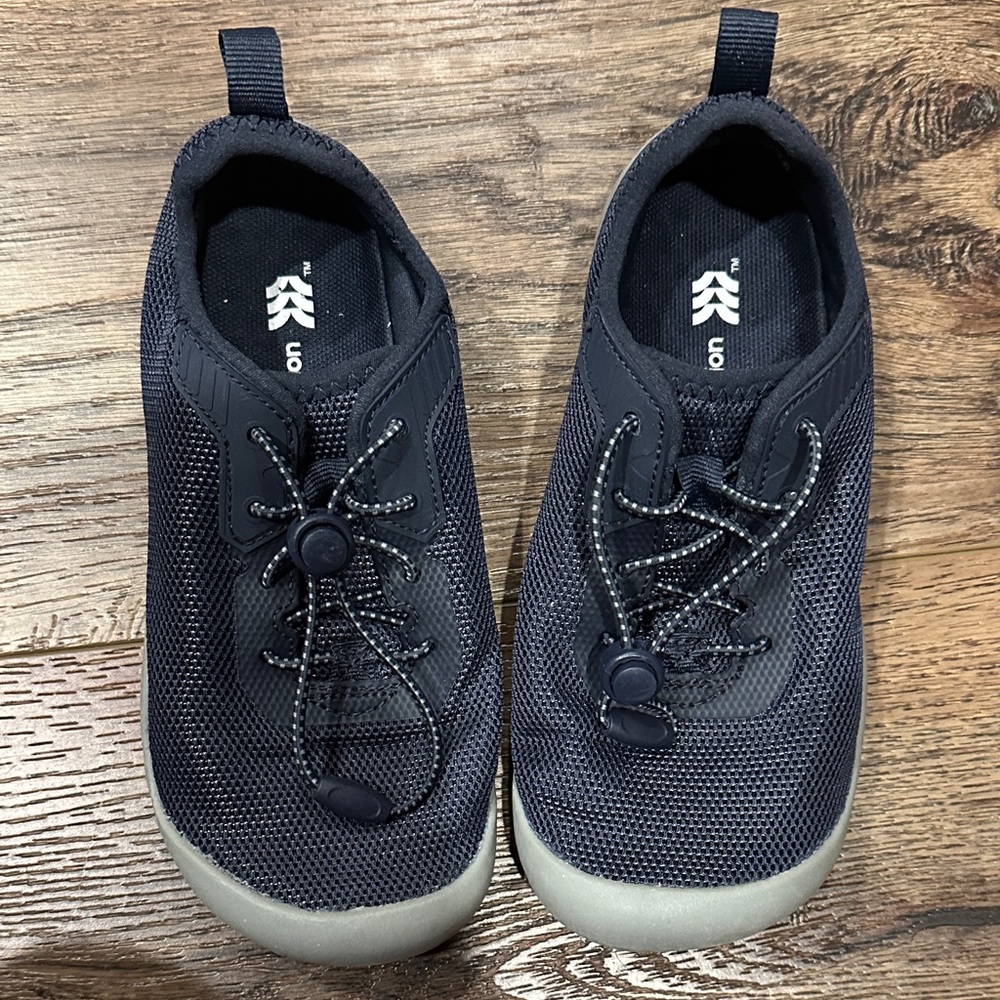 Boys Mesh Water Sneakers with Gray Soles